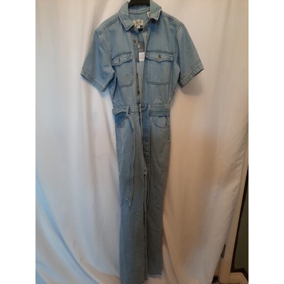 Universal Thread Wmn Nwt Short Sleeve Denim Jumpsuit Straight, Light Wash Blue 4 - Picture 2 of 4